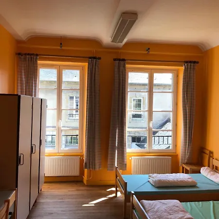 Logis Des Grands Chapeaux Hostel Bayeux