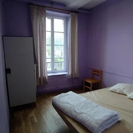 Logis Des Grands Chapeaux Hostel