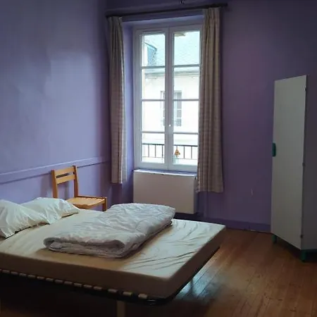 Logis Des Grands Chapeaux Hostel