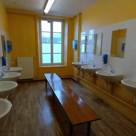 Logis Des Grands Chapeaux Hostel