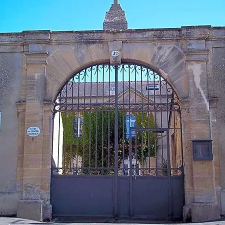 Logis Des Grands Chapeaux Hostel