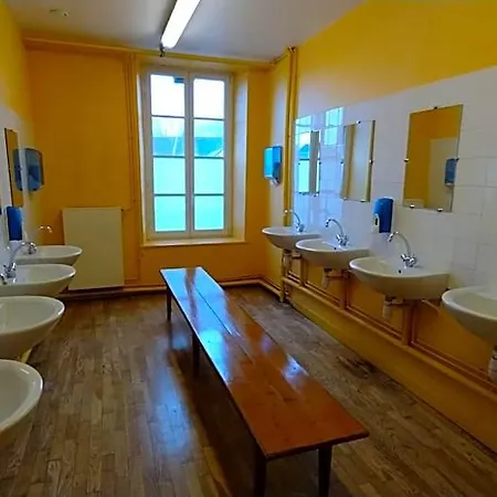 Logis Des Grands Chapeaux Hostel