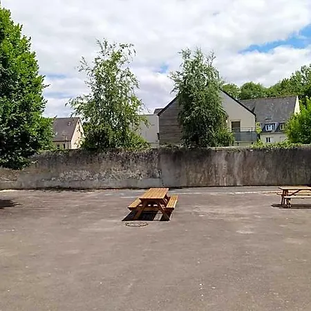 Hostel Logis Des Grands Chapeaux *