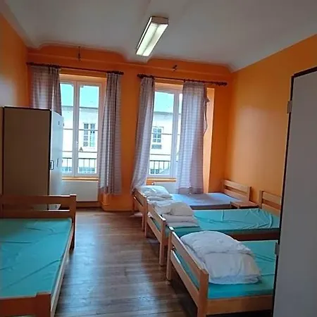 Logis Des Grands Chapeaux Hostel