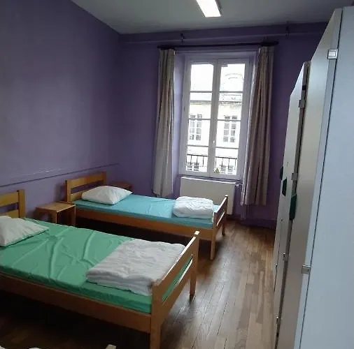 Logis Des Grands Chapeaux Hostel Bayeux