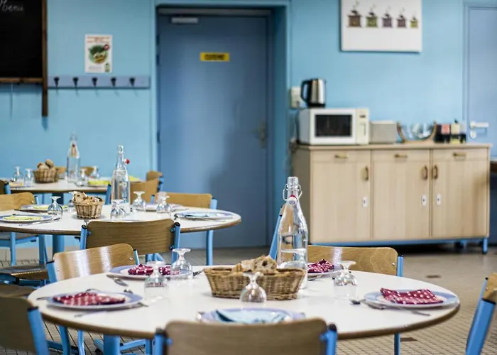 Hostel Logis Des Grands Chapeaux