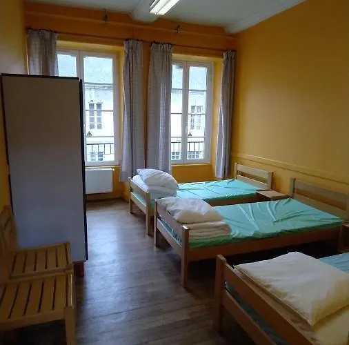 Hostel Logis Des Grands Chapeaux *